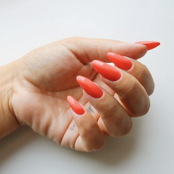 SMALTO CND VINYLUX B-Day Candle